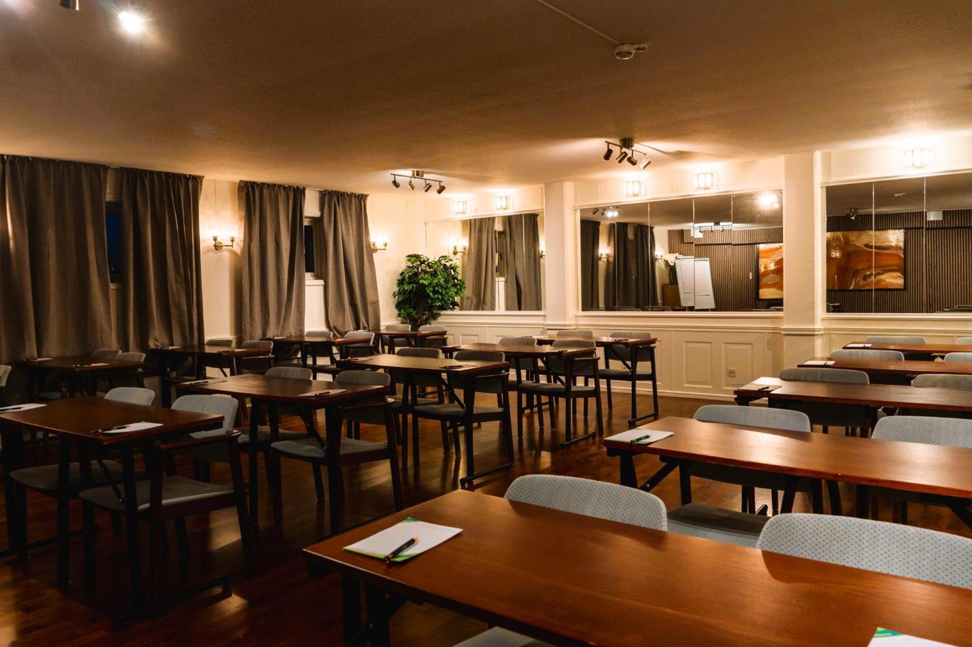 Vaenerport Lakefront Hotell Mariestad Extérieur photo