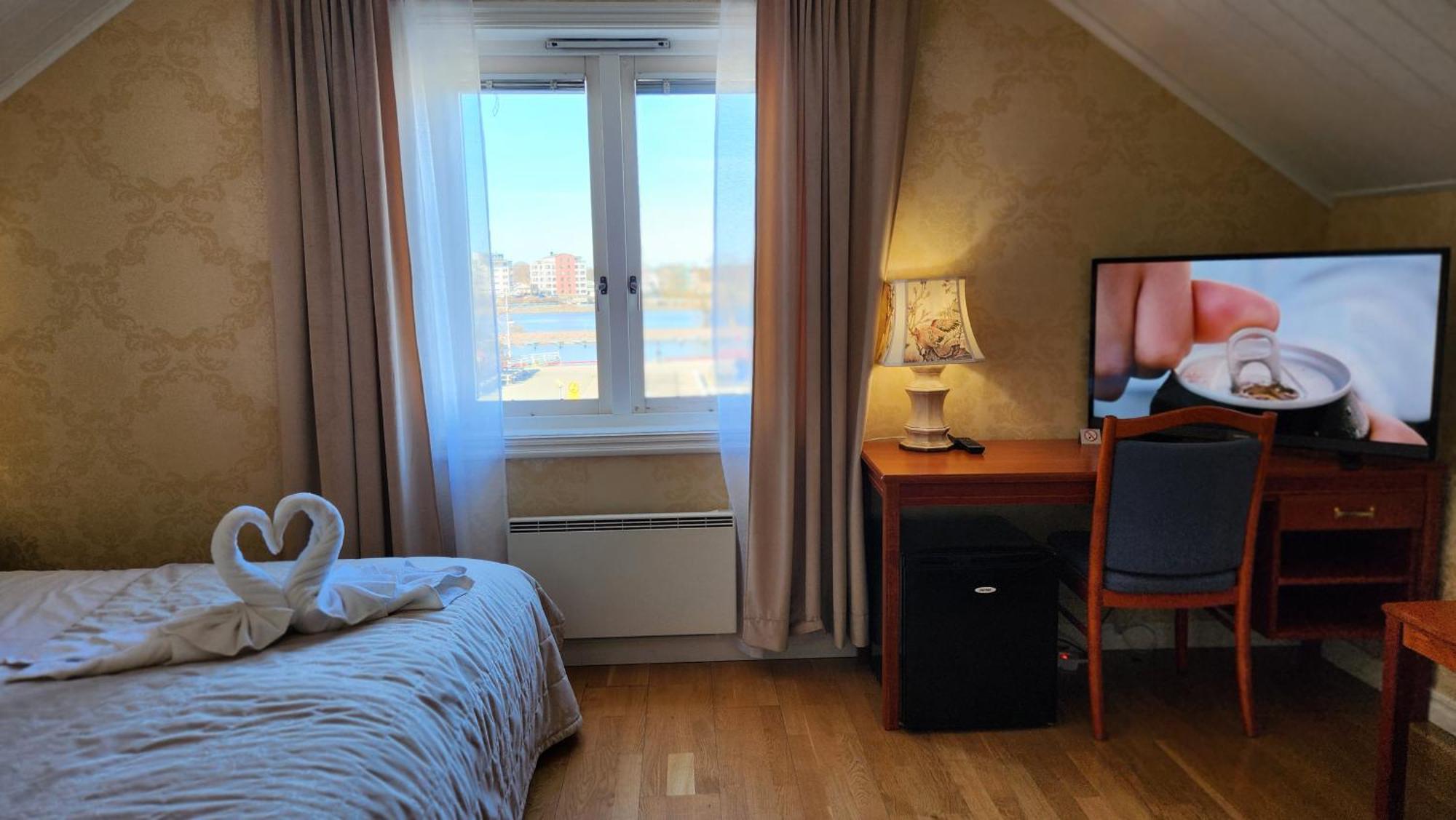 Vaenerport Lakefront Hotell Mariestad Extérieur photo