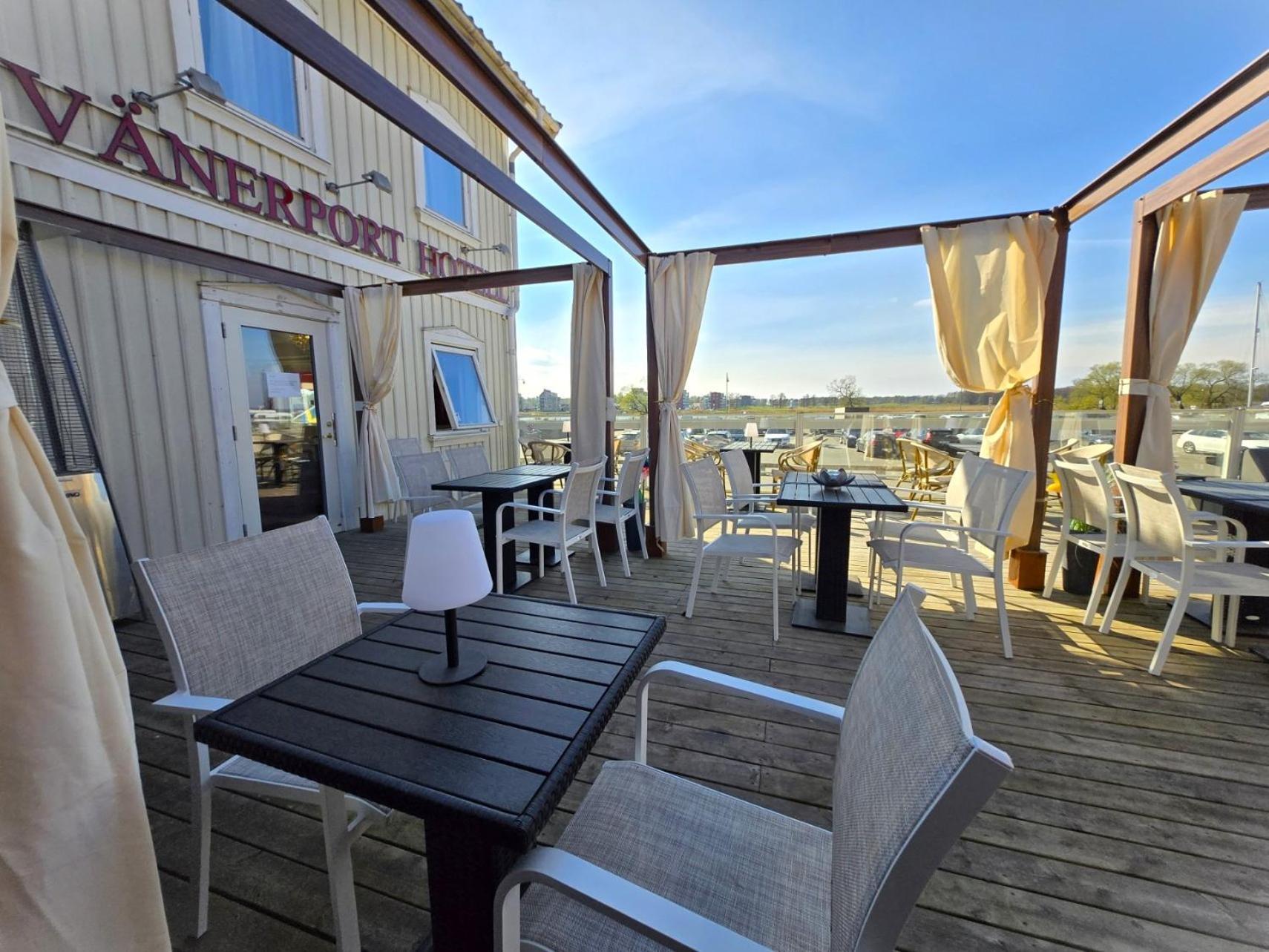 Vaenerport Lakefront Hotell Mariestad Extérieur photo