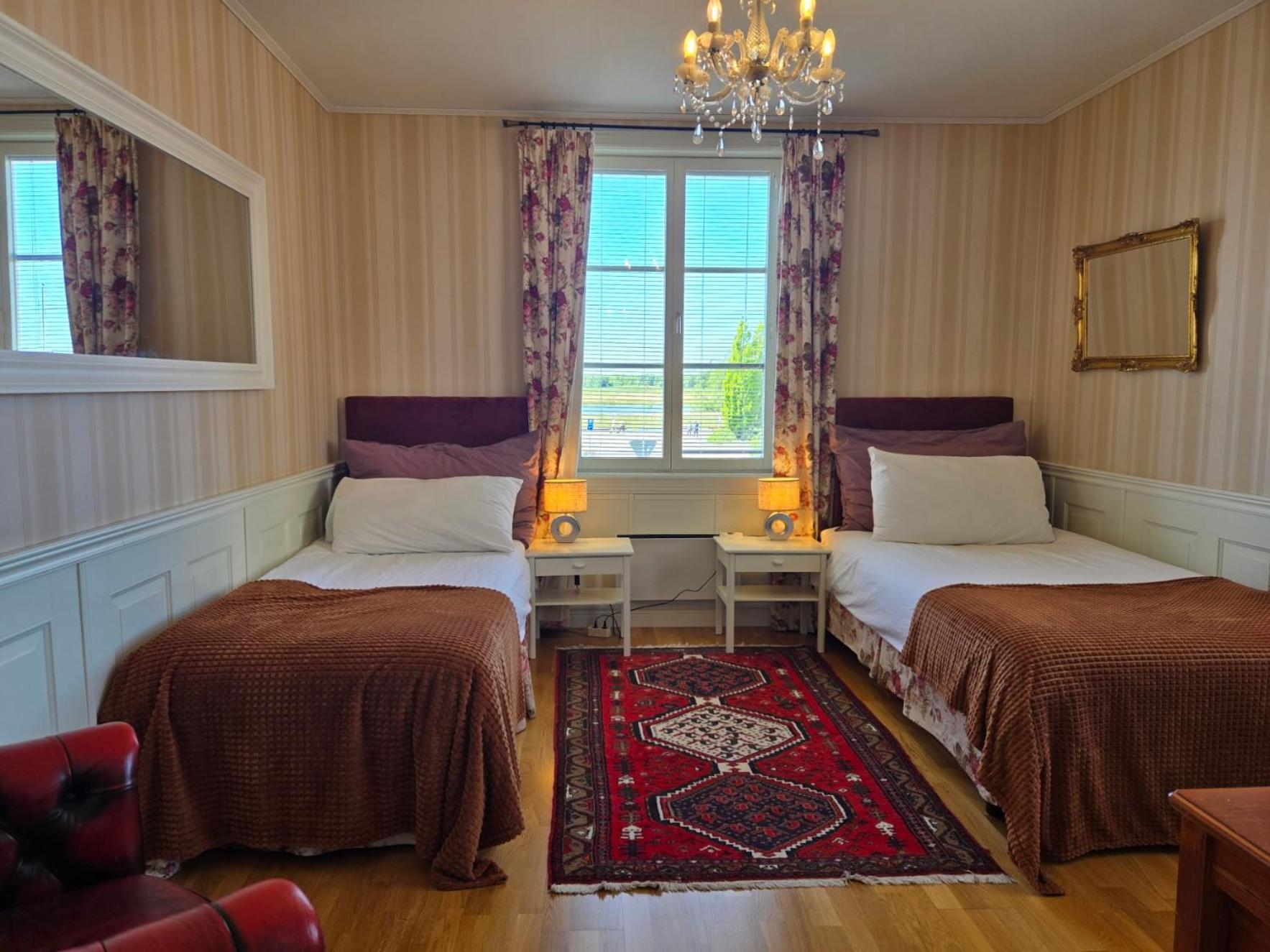 Vaenerport Lakefront Hotell Mariestad Extérieur photo