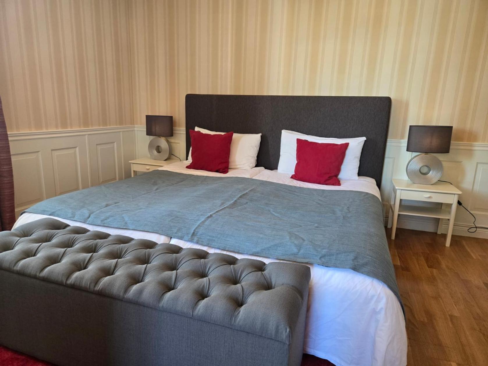 Vaenerport Lakefront Hotell Mariestad Extérieur photo